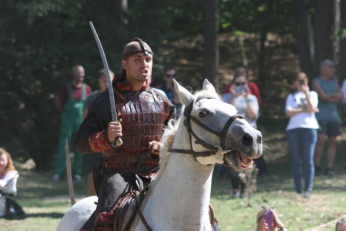 Конник в ризница, Калофер