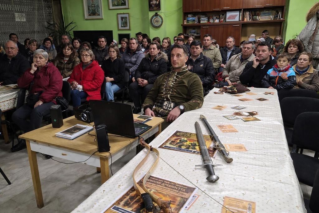 Репликите на масата
