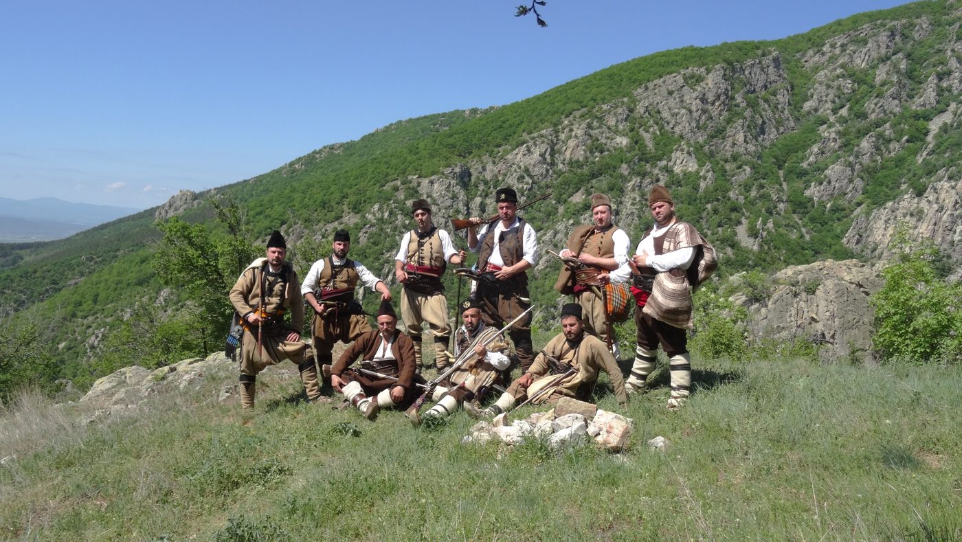 Участниците в проекта в планината